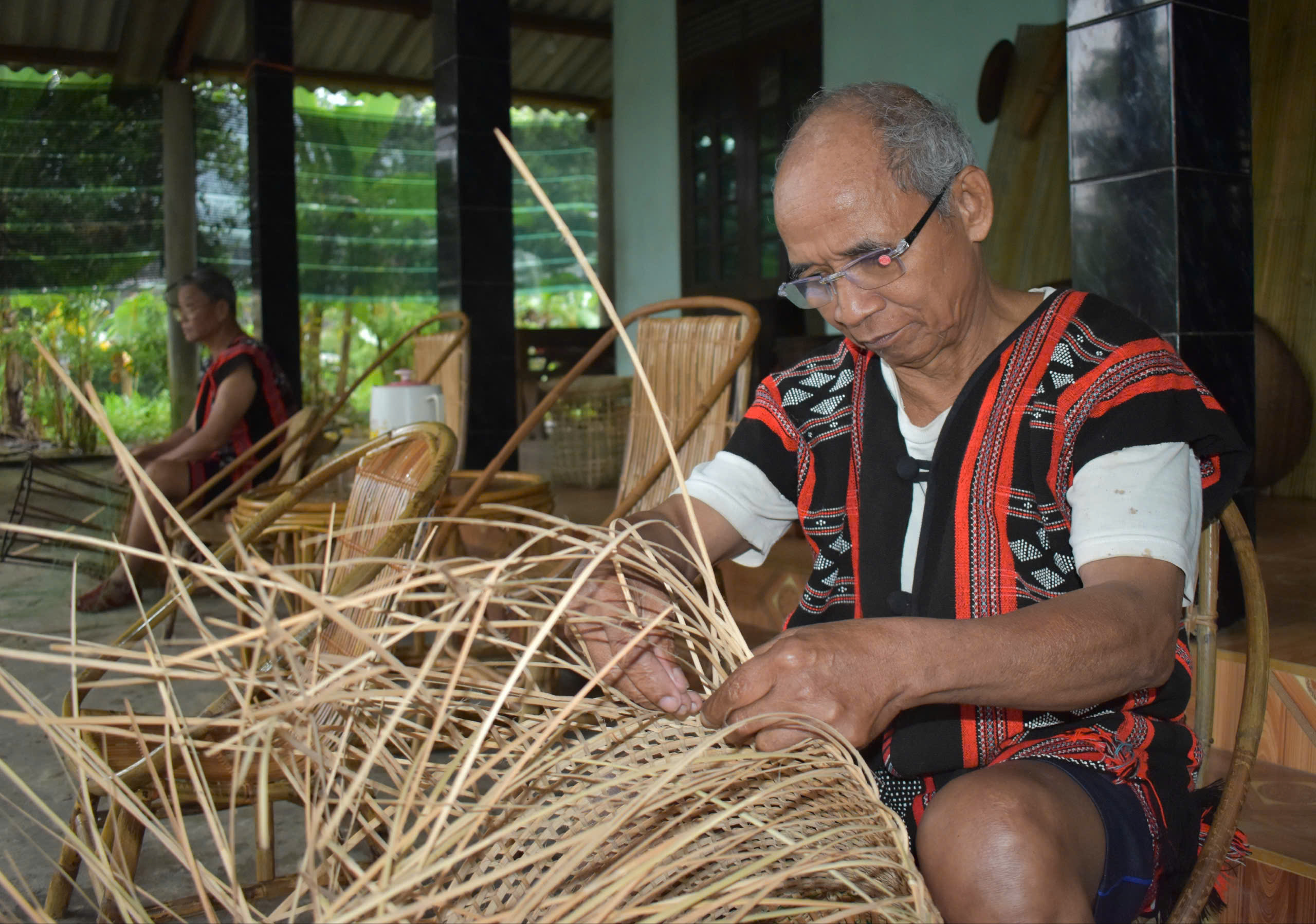 Nhất nghệ tinh: 'Đôi tay vàng' ở bản Dỗi- Ảnh 1.